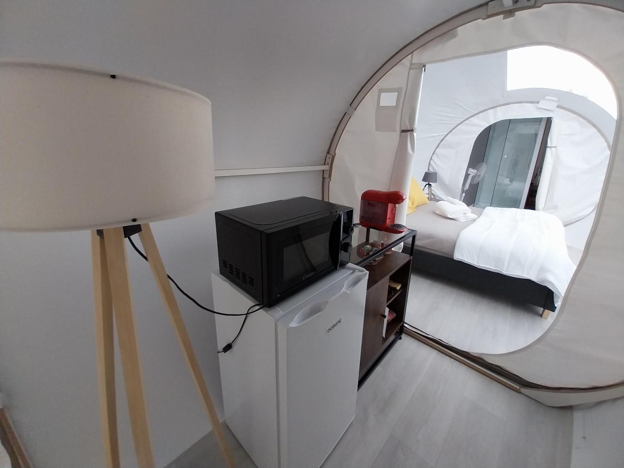 La Bubble Hotell La Salvetat-Peyrales Exteriör bild